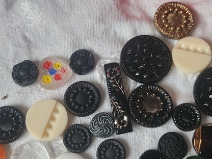 Lot 50 cabochons anciens en verre vintage panaché N°3   T2