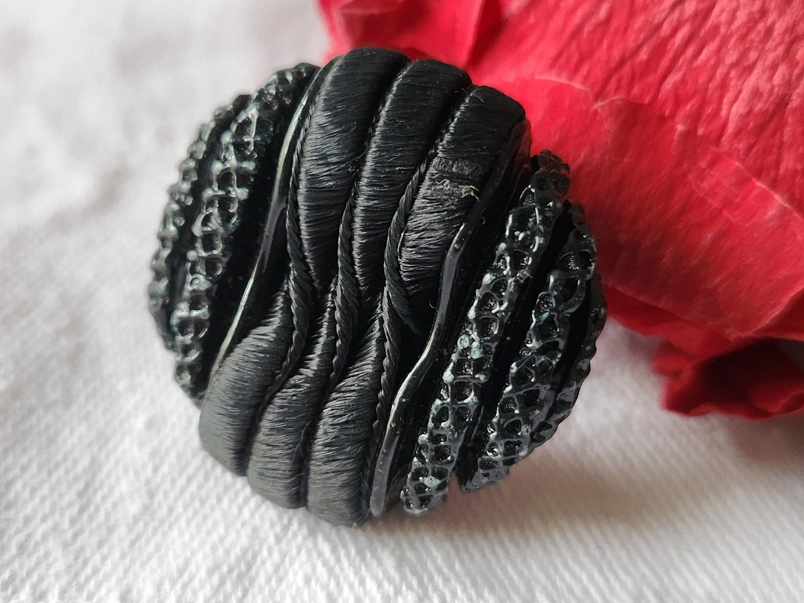gros bouton vintage résine et passementerie noir 2,7 cm G13Q