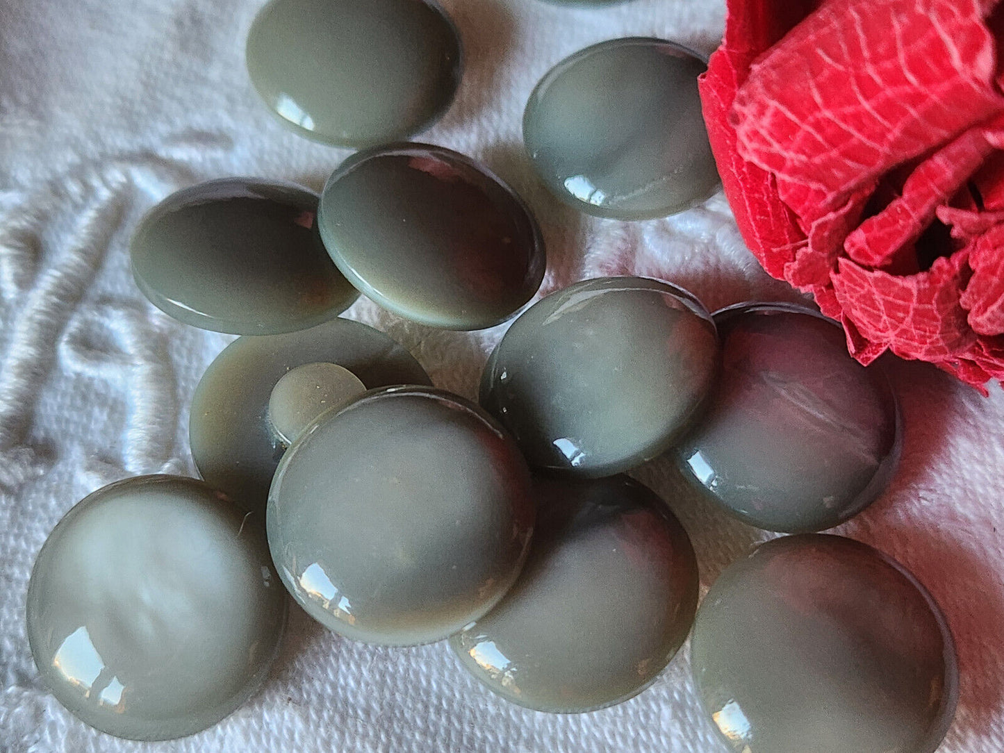 Lot 12 boutons vintage gris bombé lumineux 1,7 cm ref 2900