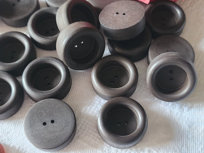 Lot 9 hauts boutons vintage marron mat trous  2 cm ref 3186