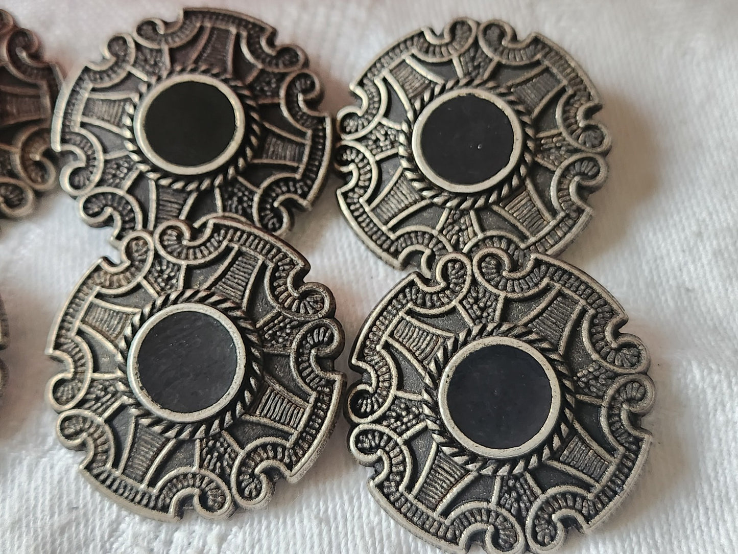 Lot 6 gros boutons vintage en métal argenté  3 cm pied ref 5135