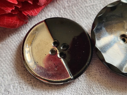 Duo boutons anciens en verre noir et argenté à trous  2,3 et 2,8 cm D17D