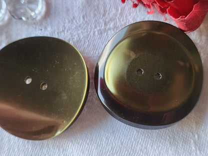 Duo gros boutons vintage vert reflet nacré lumineux courbé 3,8 cm XXL ref 5715