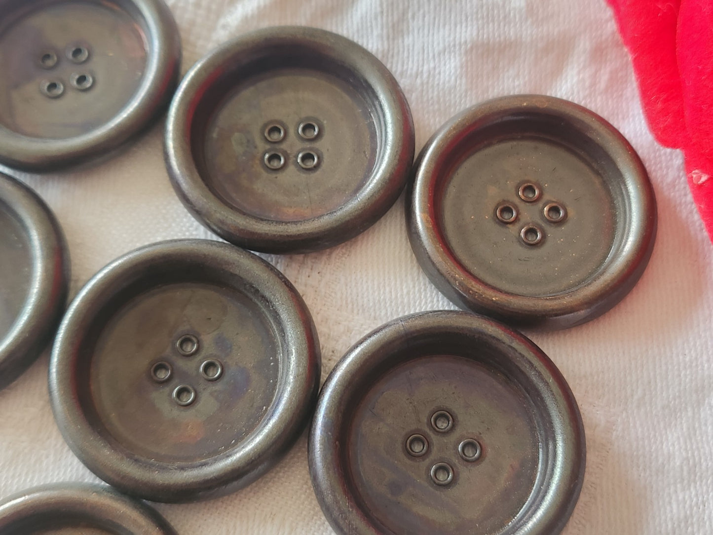 lot 7 gros boutons vintage en métal haut rebord  trous 3,3 cm ref 6414