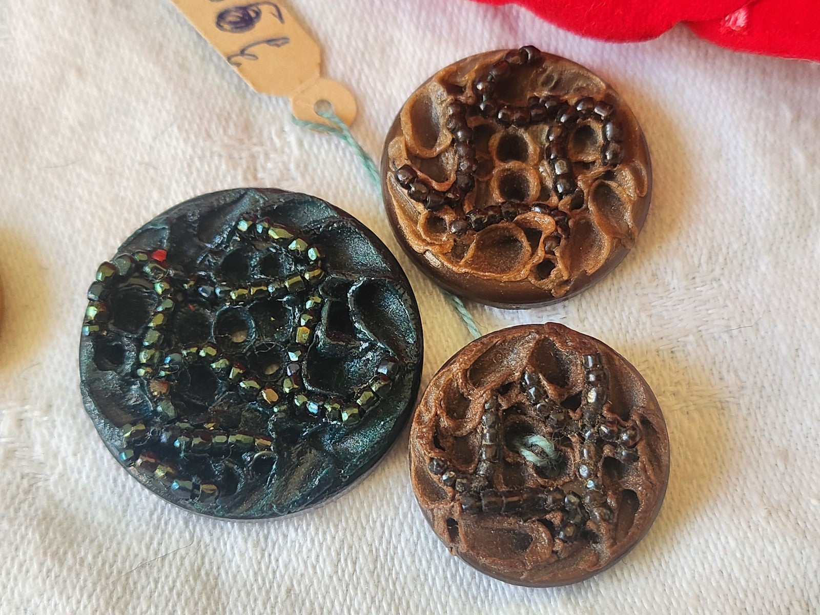 Collection lot 3 boutons vintage résine avec perle 2,1 à 2,8 cm D13N