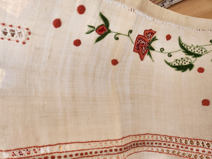 Superbe napperon ancien fil tiré ajouré broderie rose 49 sur 34,5 cm B8