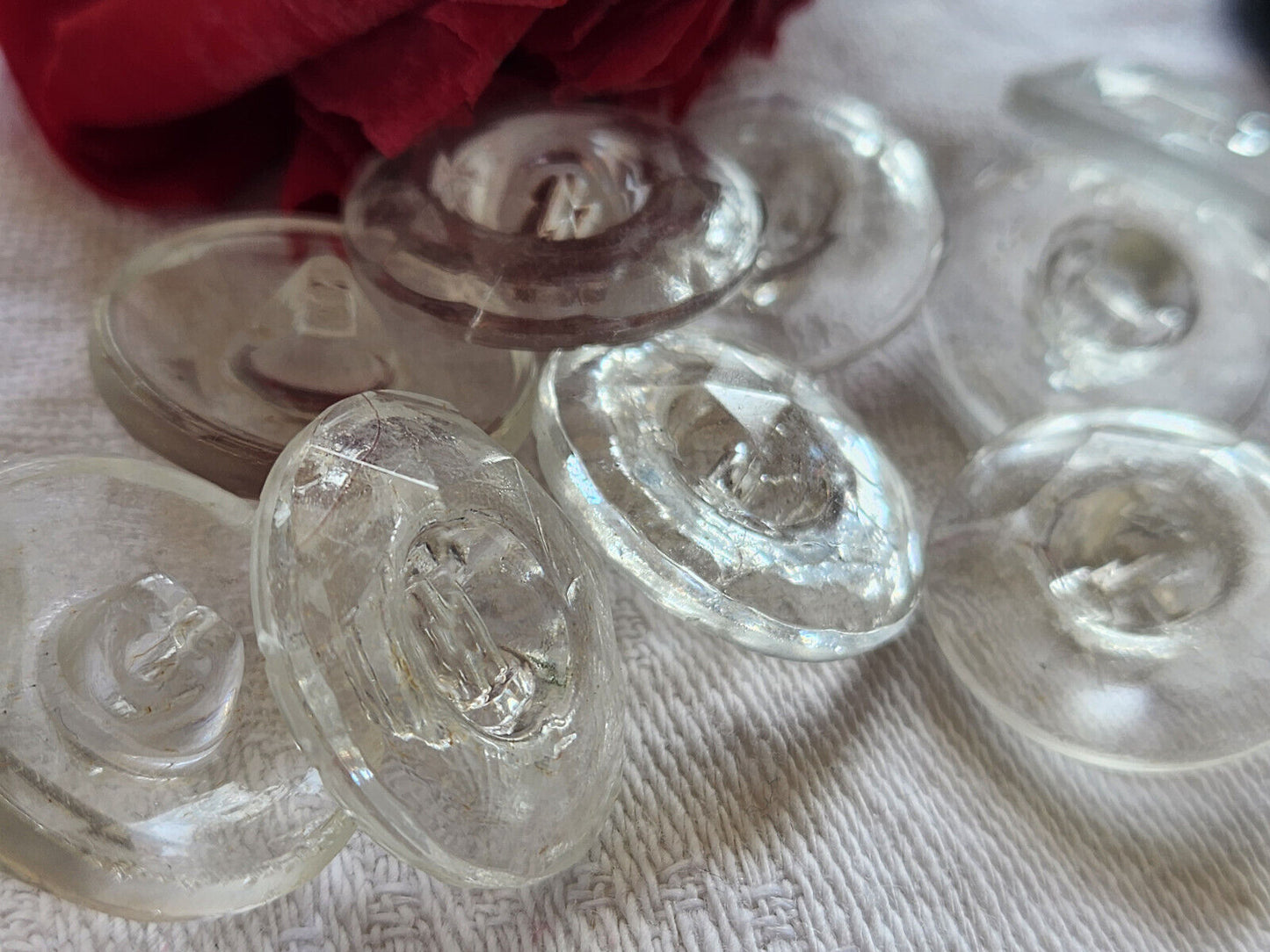 Lot 6 gros  boutons anciens en verre transparent facette pied 2,2 cm  ref 5523