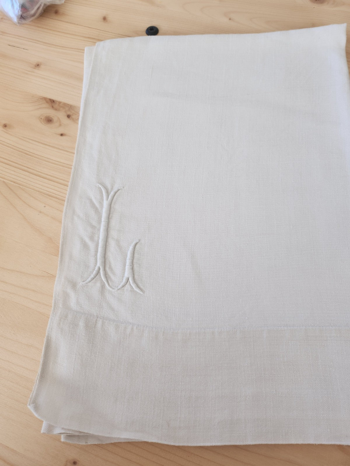 Ancien coupon   gros monogramme L tissu  toile ancienne 75 cm sur 103 cm  B5