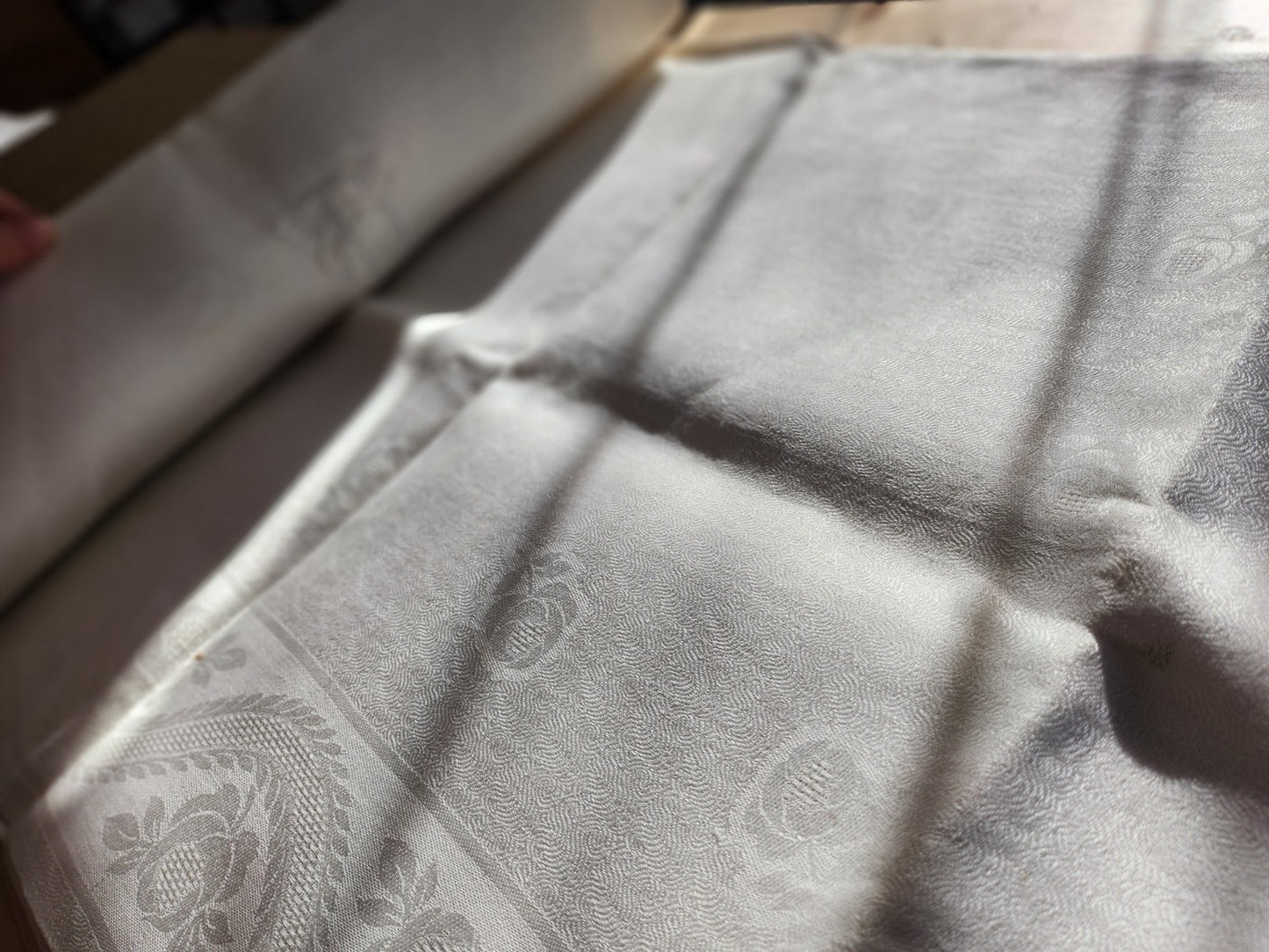 Ancienne nappe double monogramme H JK? sans doute jamais utilisé B6
