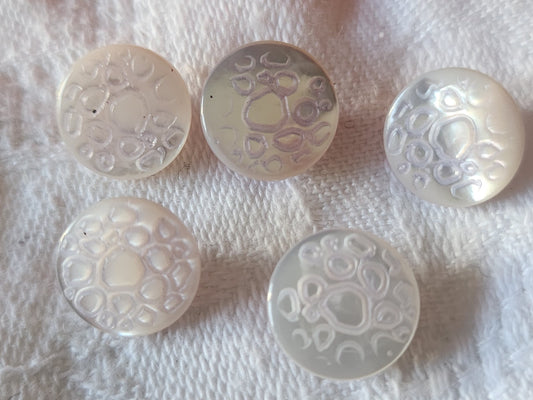 Lot 5 boutons anciens en nacre reflet violet  clair alveole pied 1,1 cm D19F
