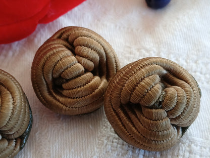 Trio gros boutons anciens passementerie vintage marron 2,6 cm ref 6452
