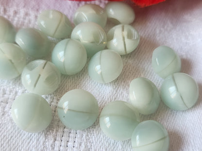 Lot 15 boutons vintage petits bleu tendre 1 cm pied bombé ref 1287