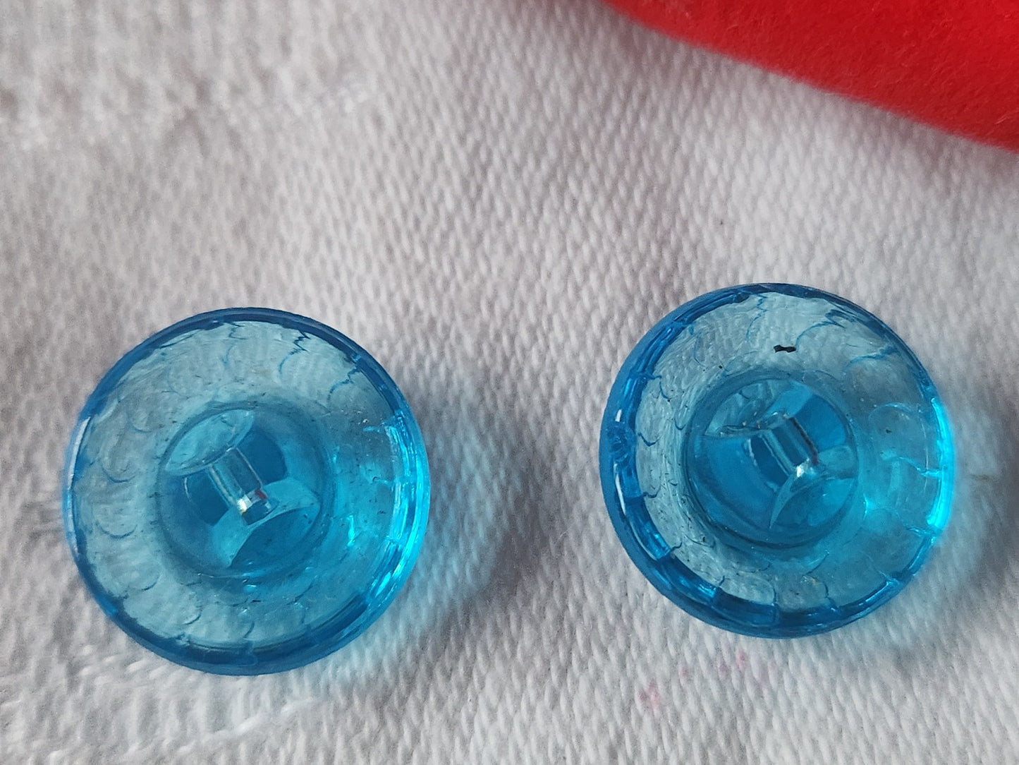 Duo boutons anciens en verre bleu alveole vintage 1,5 cm D9D