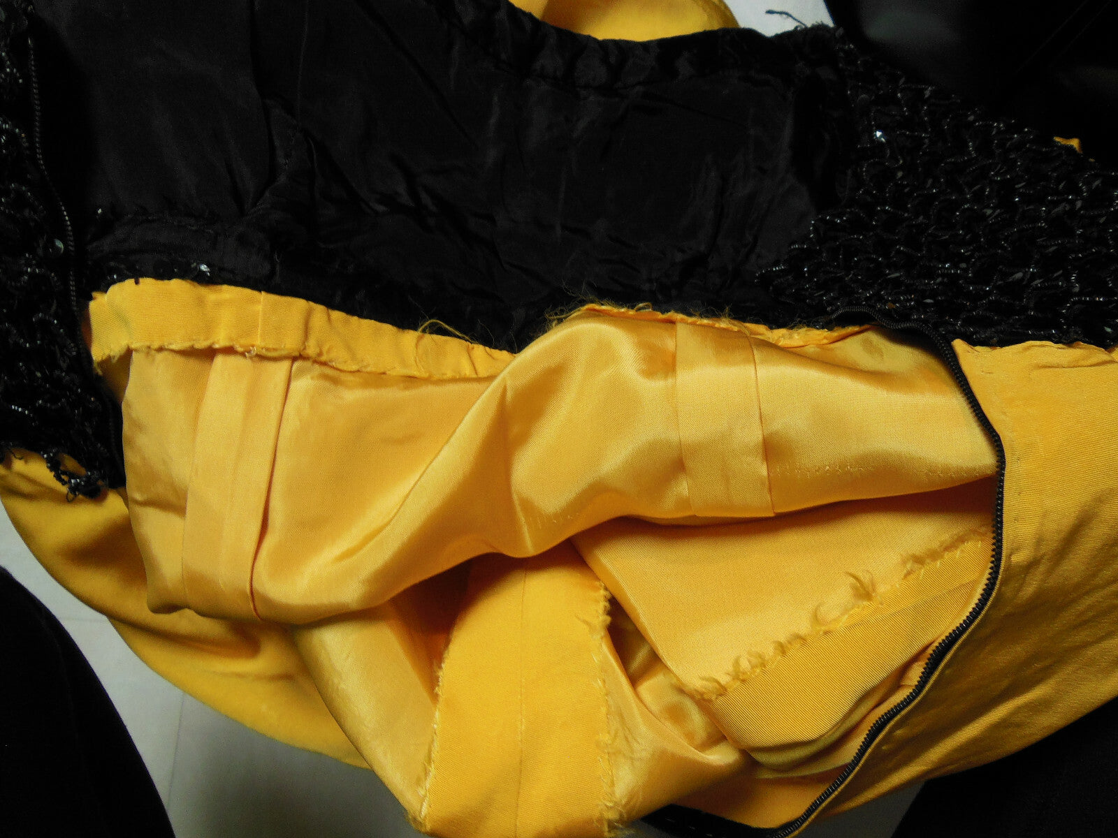 Pur vintage robe ancienne jaune sequin perlé quelques manque taille 36? B4