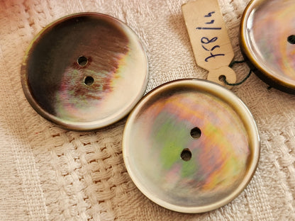 Trio boutons anciens en nacre gris étiquette  à trous 2,7 cm 27 mm D17E