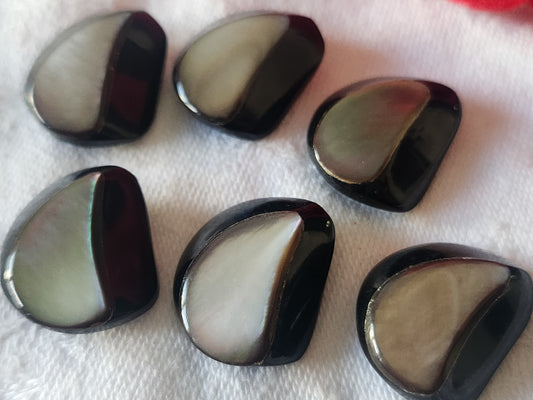 Lot 6 boutons anciens coeur en nacre originaux 1,9 cm ref 6165