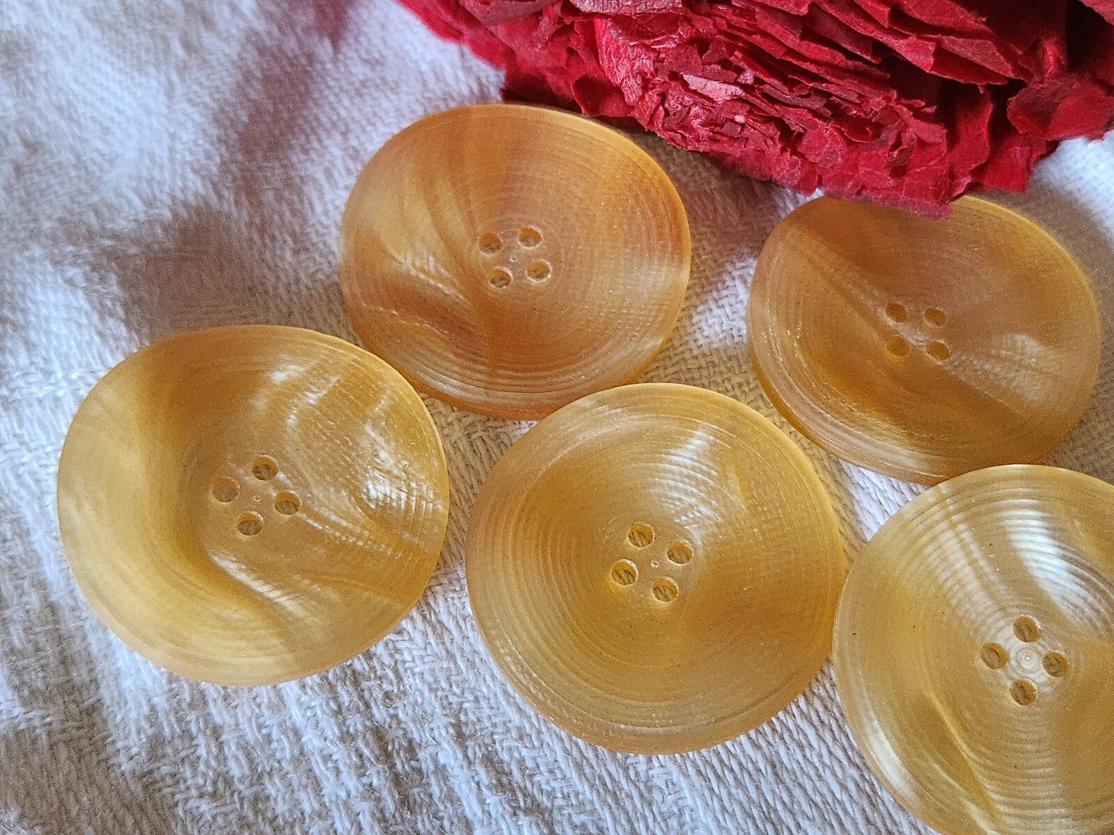 Lot 5 gros boutons vintage orange clair texturé trous  2,7 cm ref 5870