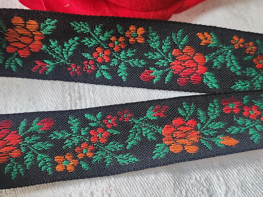 Galon vintage tissé fleur rouge vert orange 2 métres sur 2,4 cm A2