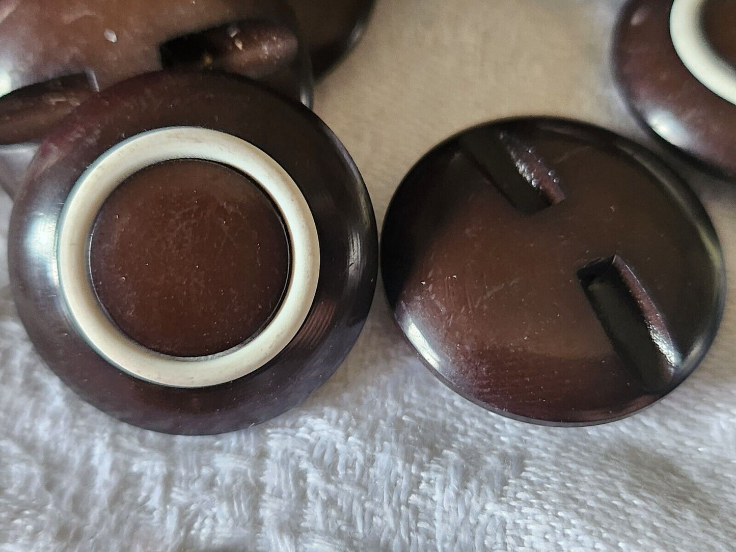 Lot 6 boutons vintage marron blanc pied diamètre 2,2 cm ref 4728