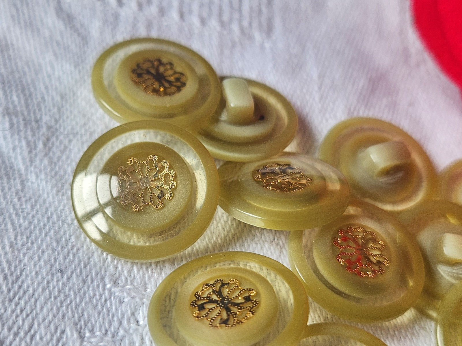 Lot 14 boutons vintage vert inclusion doré à pied 1,7 cm ref 2008