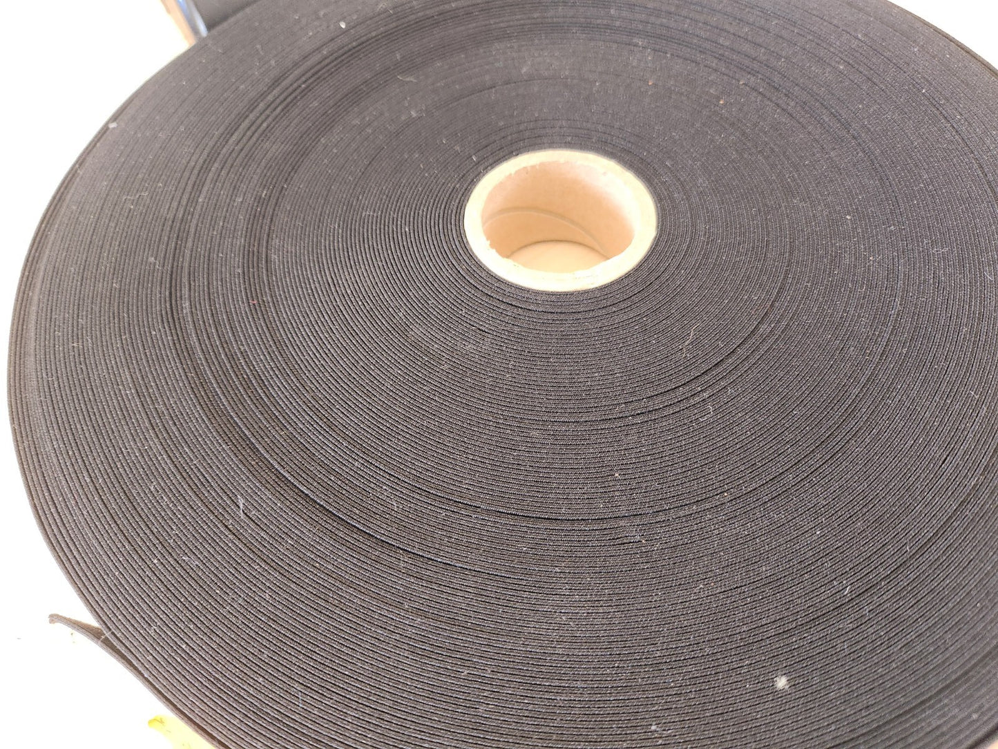 Large élastique  noir  rouleau de 50 mètres sur  3 cm made in France B3