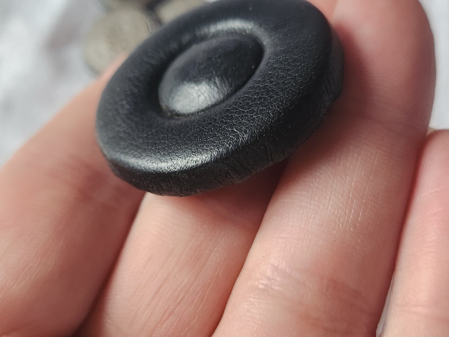 Collection gros bouton coeur cuir noir pied 3,6 cm G5S