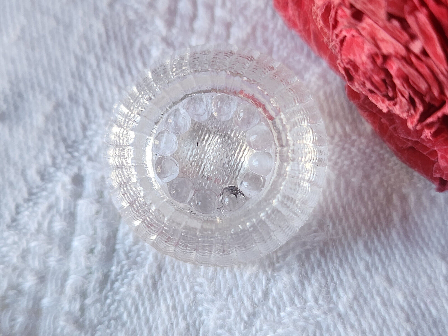 Bouton ancien en verre transparent fort relief lumineux 2,2 cm pied  D7E