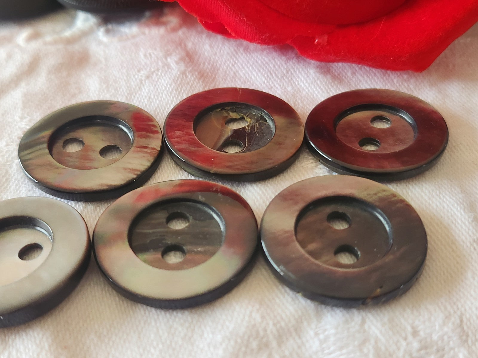 Lot 6 gros boutons anciens en nacre gris large passant 2,5 cm ref 3964
