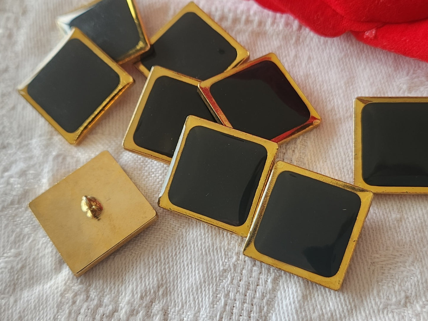 Lot 9 boutons vintage en metal gris carré doré pied 2 cm ou 20 mm ref 6421