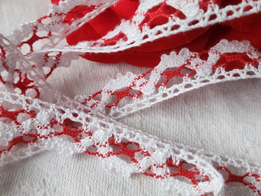 Dentelle vintage bicolore rouge  blanc  coton 3 métres sur 1,2 cm A3