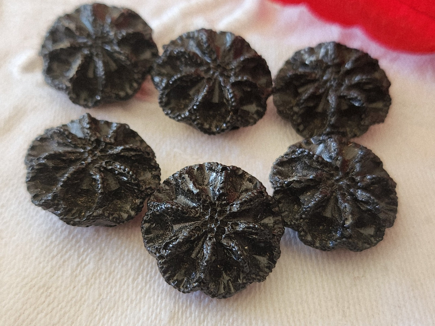 Lot 6 boutons vintage en résine noir à pied 1,7 cm  ref 3896