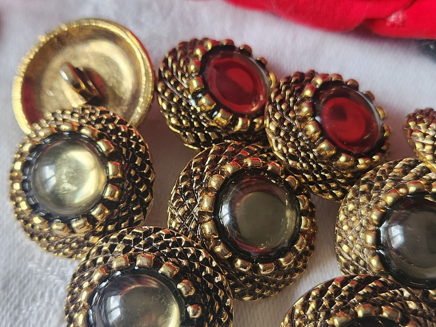 Lot 5 boutons vintage  métal coeur vert doré 2,2 cm pied  ref 2336