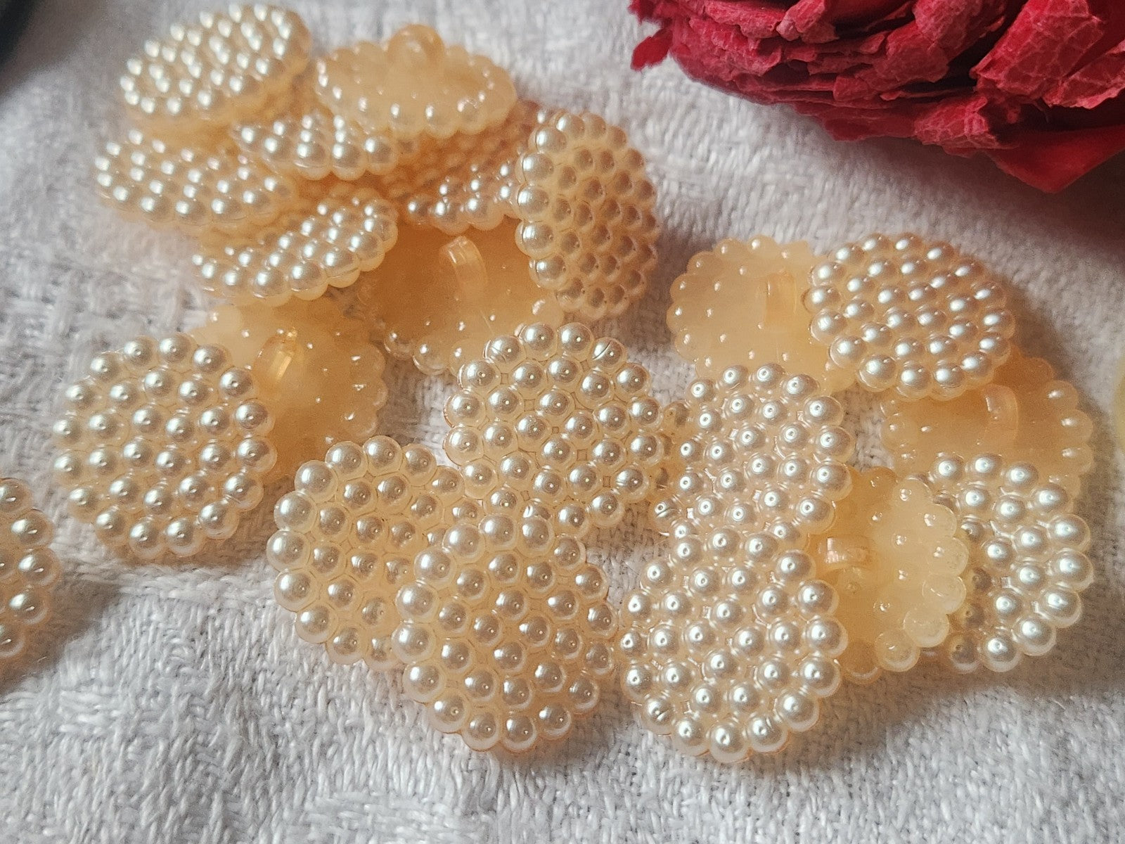 Lot 20 petits boutons vintage satiné orange texturé 1,4 cm pied ref 2531