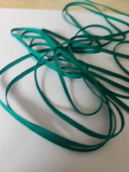 Biais ruban plat cordon fin lacet corsage 10 mètres  sur 0,4 cm vert prairie A4