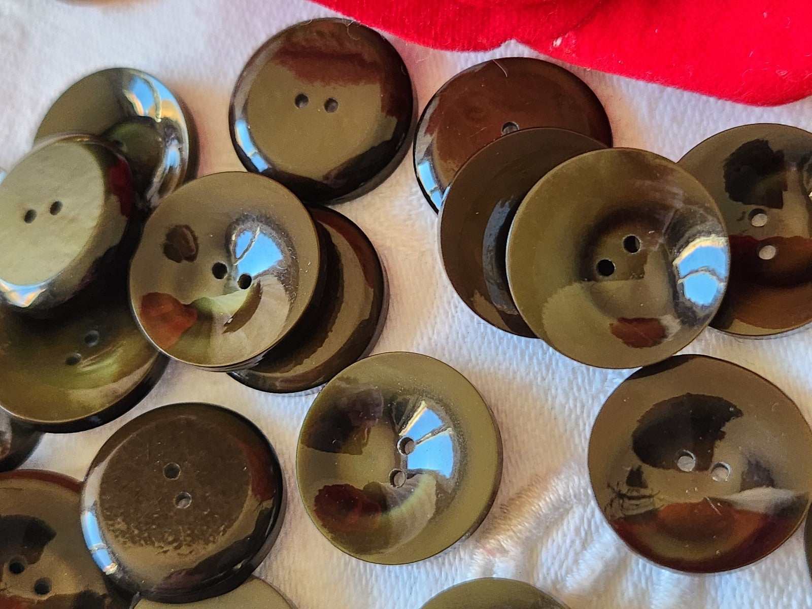 Lot 18 boutons vintage vert laiteux 1,8 cm trous ref 1867