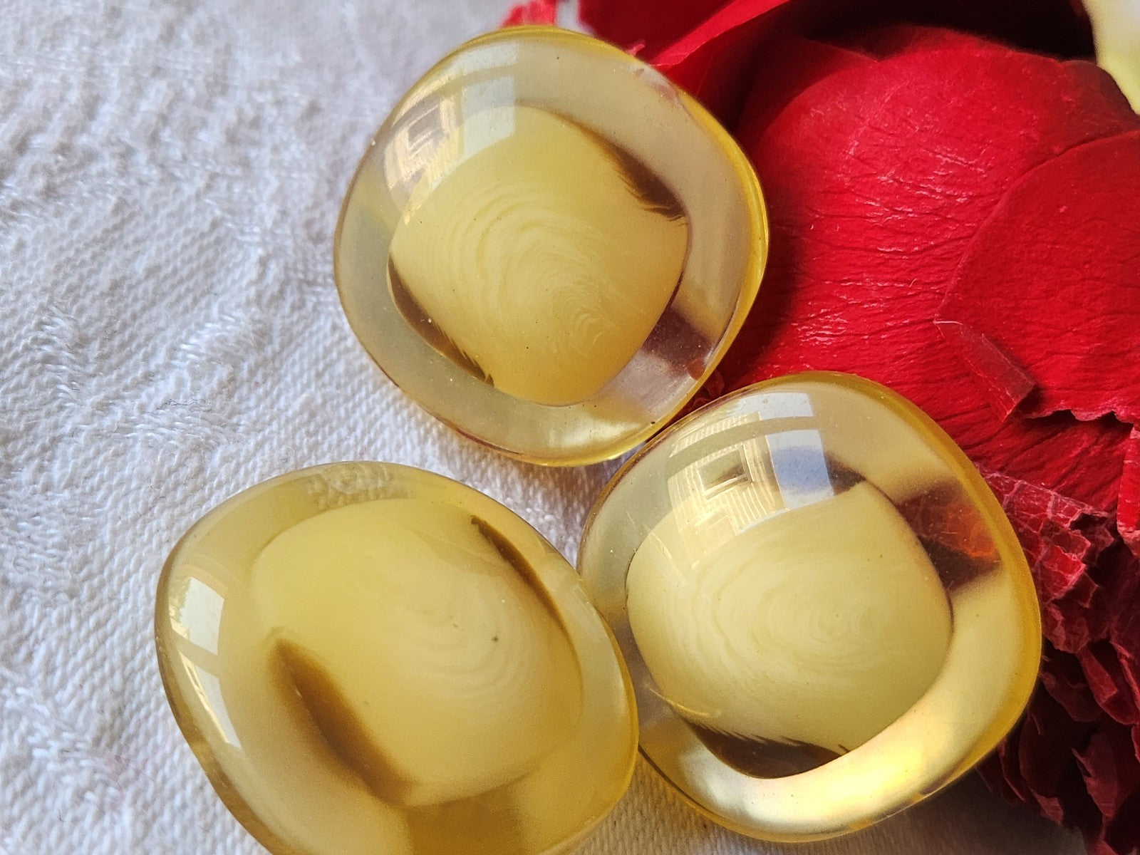 Trio gros boutons vintage reflet nacré pied 2,7 cm pied beige ref 5153