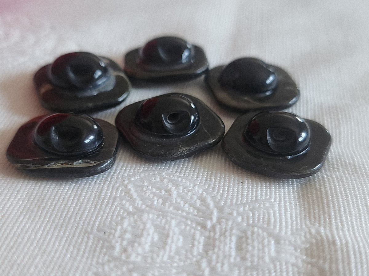 Lot 6 boutons vintage  en nacre gris  carré pied 1,5 cm ref 6234