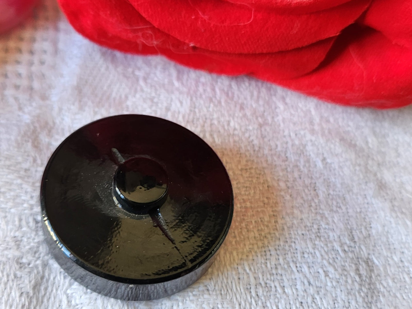 Gros bouton vintage coeur en passementerie noir   pied 2,7 cm G18I