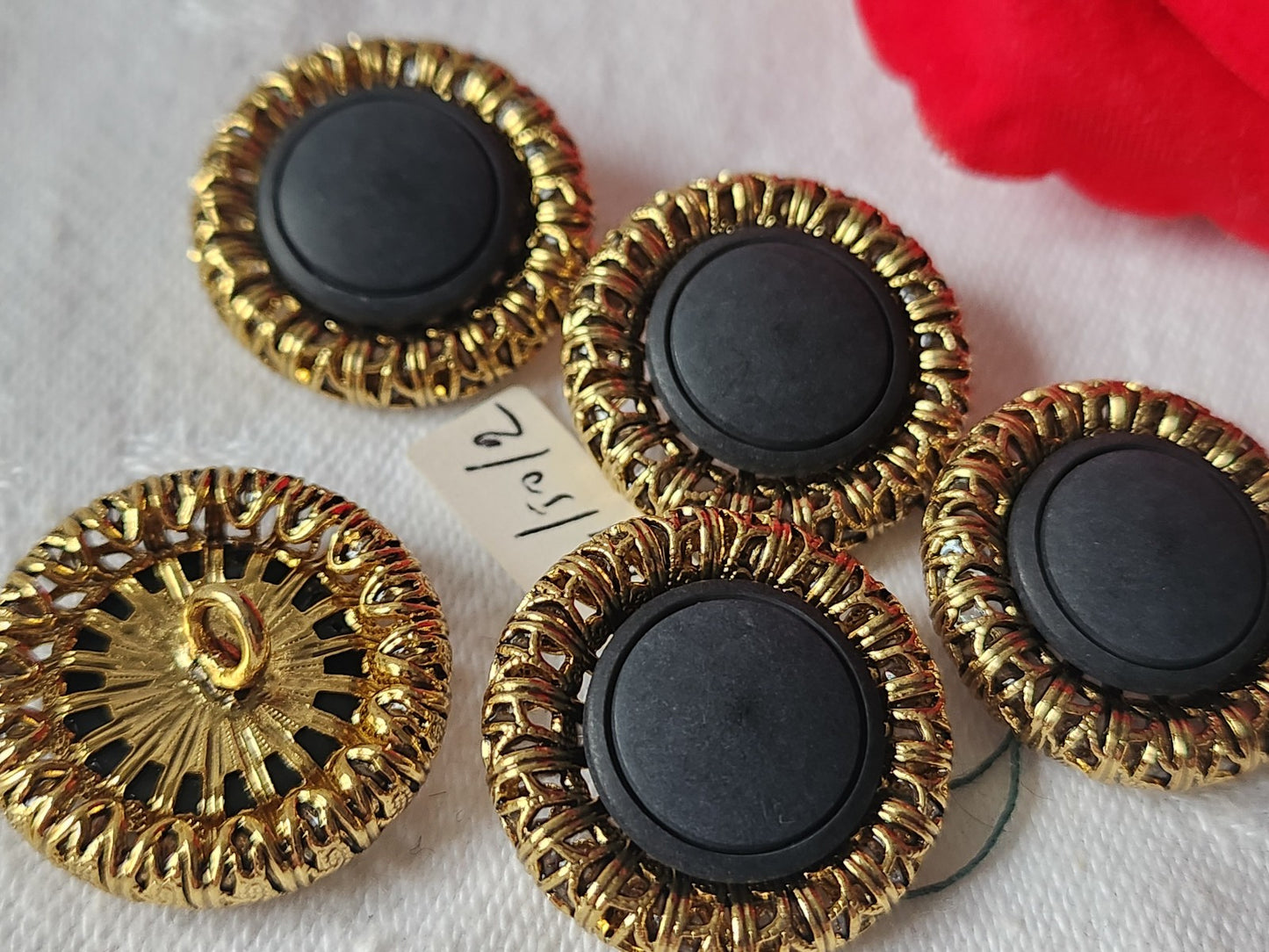 Lot 5 boutons en métal dentelle coeur mat vintage pied 2,2 cm ref 1647