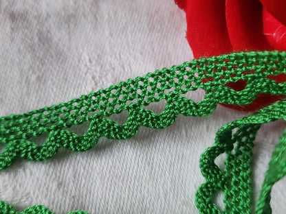 Dentelle vintage rouge vert coton 3 métres sur 1,2 cm A3