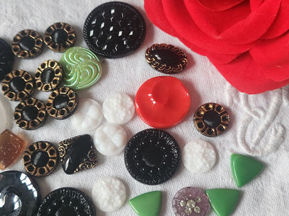 Lot 50 cabochons anciens en verre vintage panaché N°4