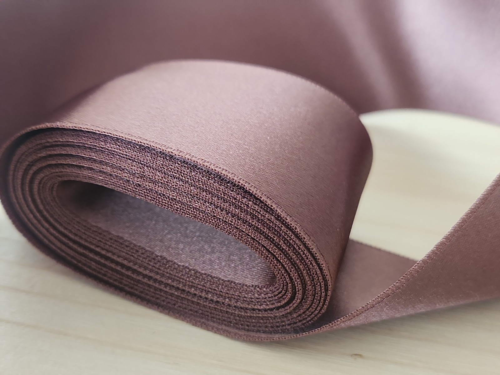 Ruban ancien satin vintage marron large 3 mètres 20 sur 3,8 cm double face T1-9