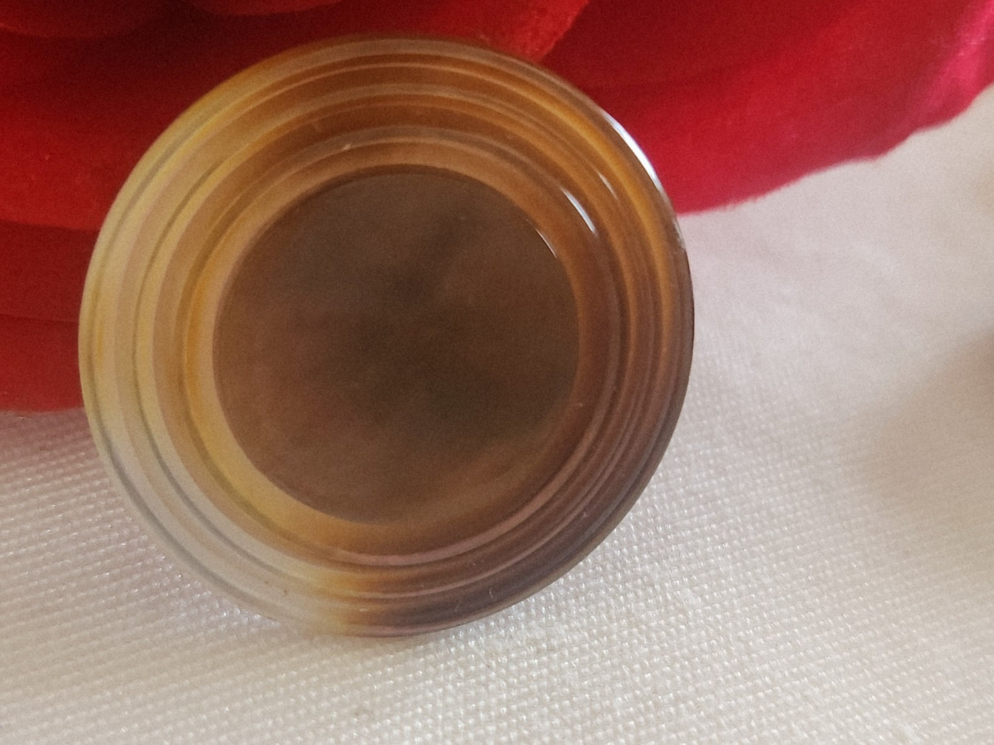 Gros bouton en nacre travaillé pied 2,5 cm ou 25 mm  ancien vintage G3G