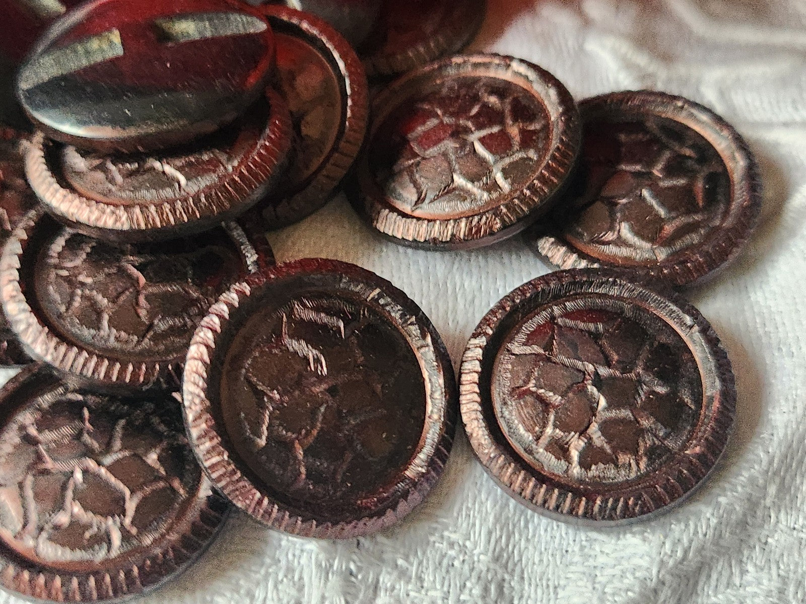 Lot 10 boutons vintage marron effet craquelé pied 2,2 cm ref 5830