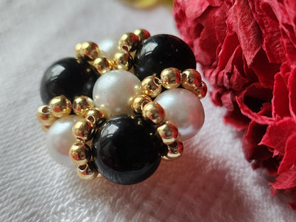 Bouton vintage  métal torsade perle en verre noir parurier  2,6 cm ref 3240