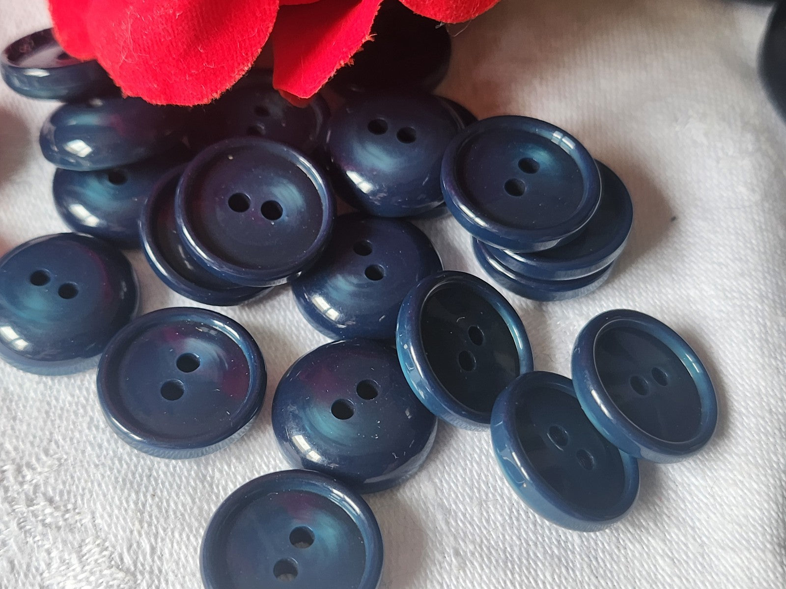 Lot 21 boutons vintage à trous bleu 1,7 cm ref 1895