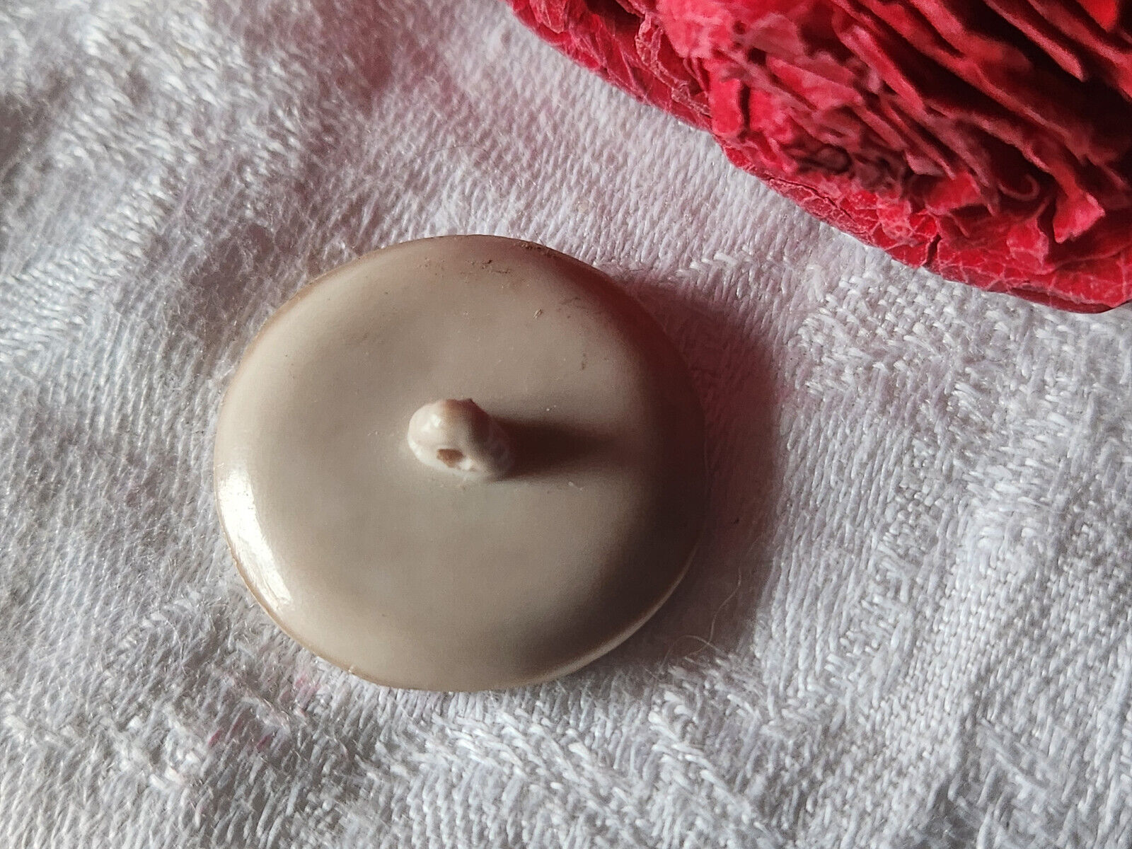 Bouton vintage en résine cœur en cuir  2,5 sur 2,6 cm  G19A