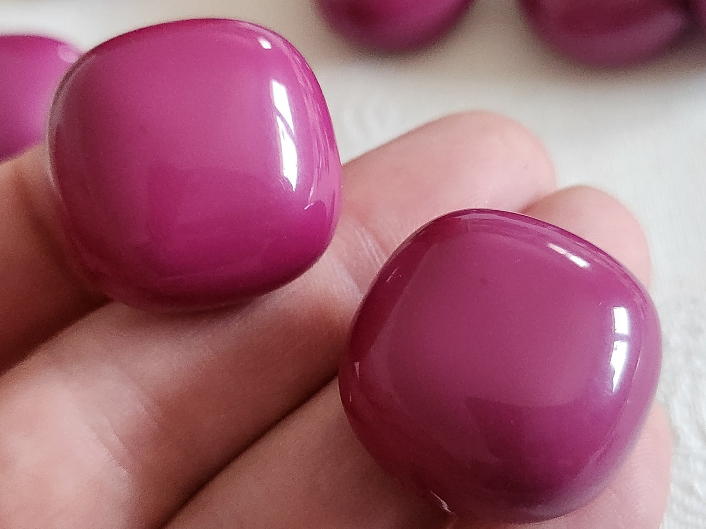 Lot 6 volumineux  boutons vintage 3,3 cm imposant rose fushia lourd ref 6398 **