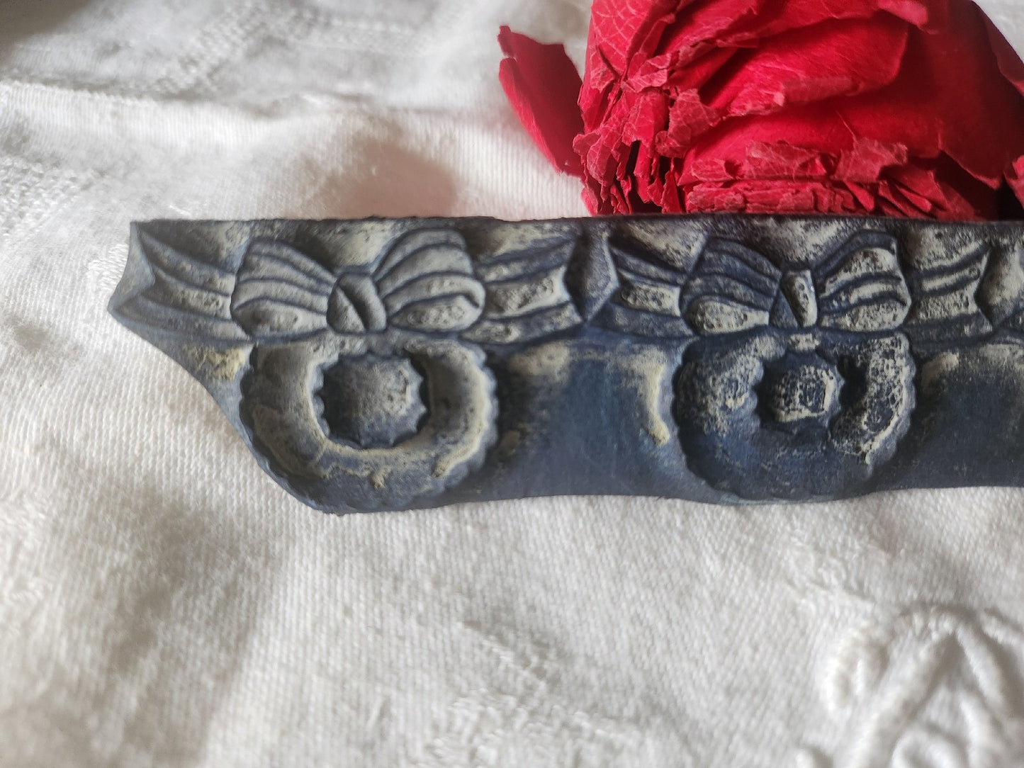 Tampon ancien sans support frise broderie collection couronnes noeud   n°30-2