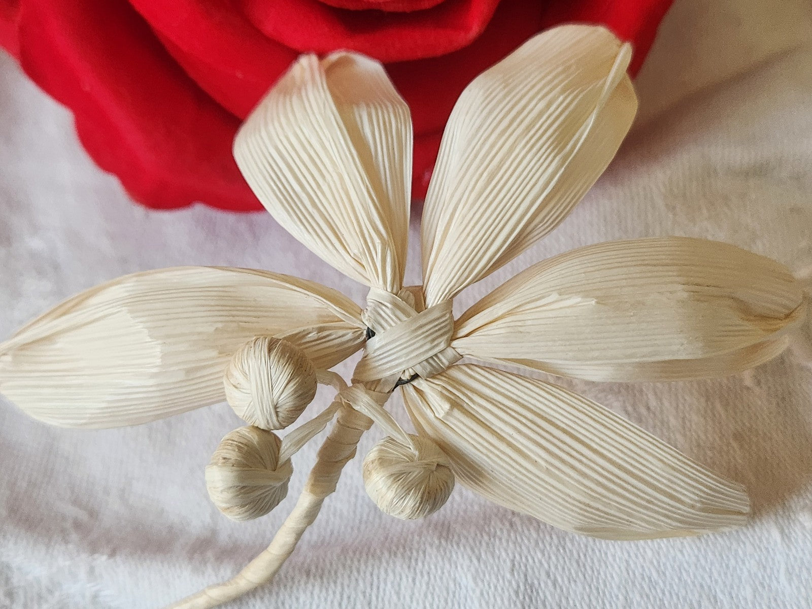 Ancien ornement chapeau creation modiste fleur rafia   T0-01